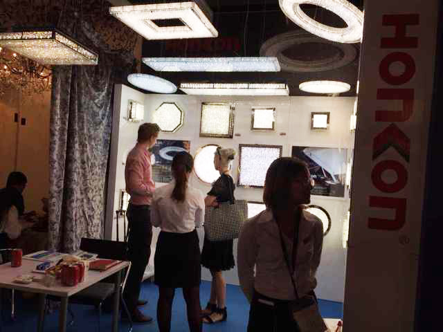 星耀万家，舞动中国—凯发k8一触即发照明闪耀香港展