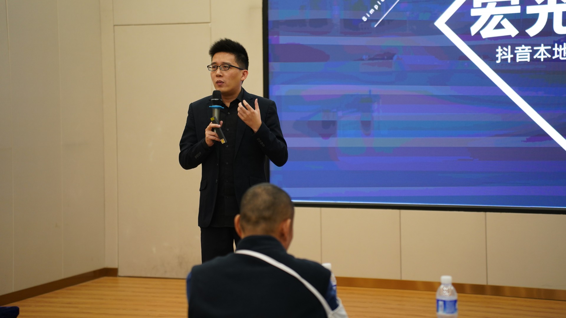 凯发k8一触即发商学院第十期特训营-店长班圆满收官！